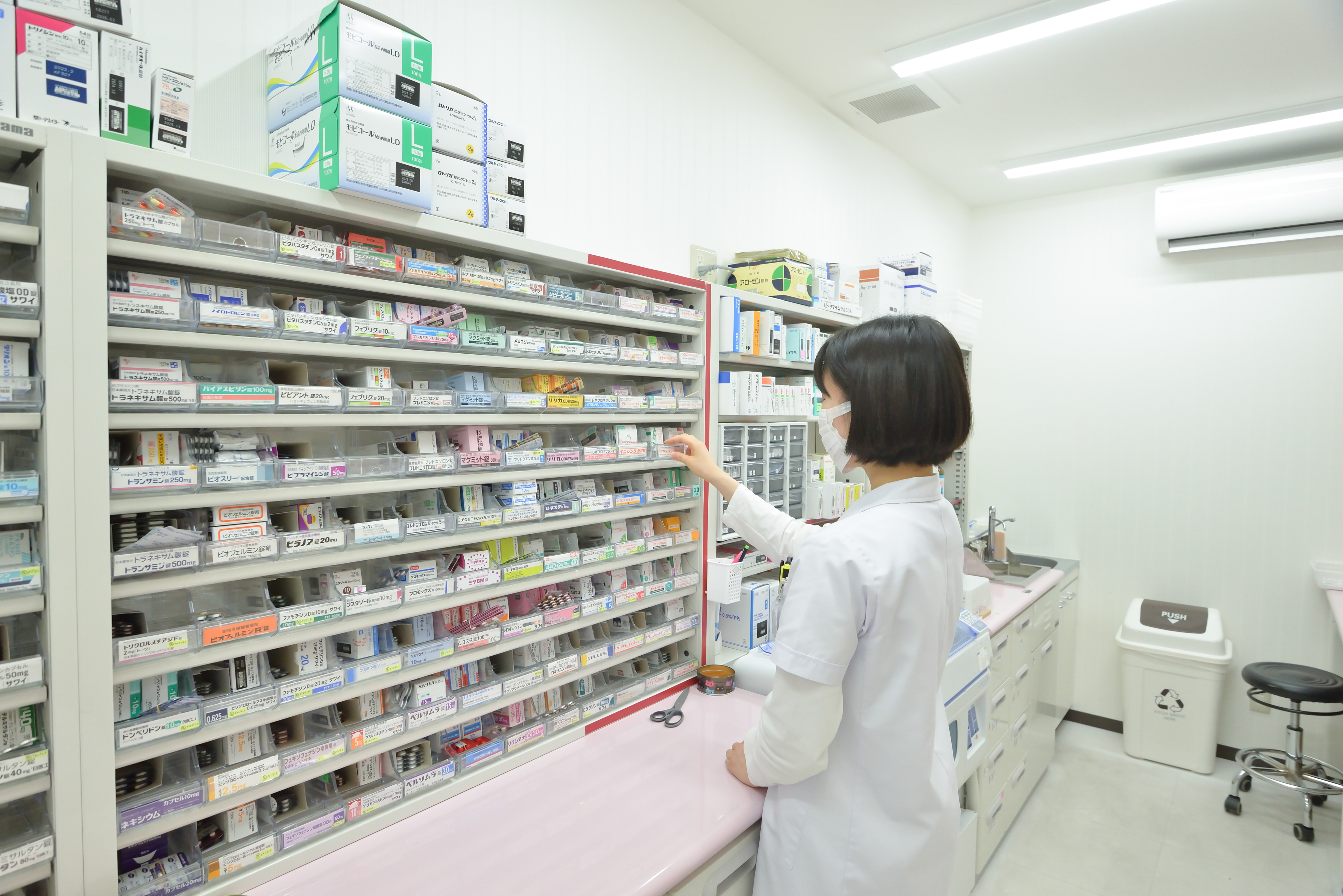 薬剤師の先生